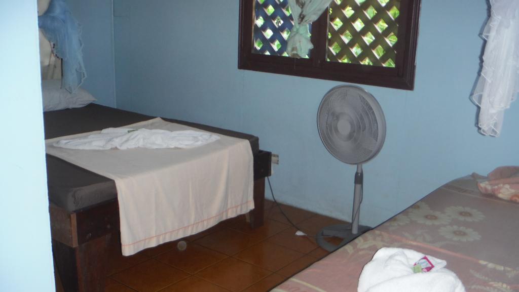 Cabinas Miss Miriam 1 Tortuguero Exterior photo