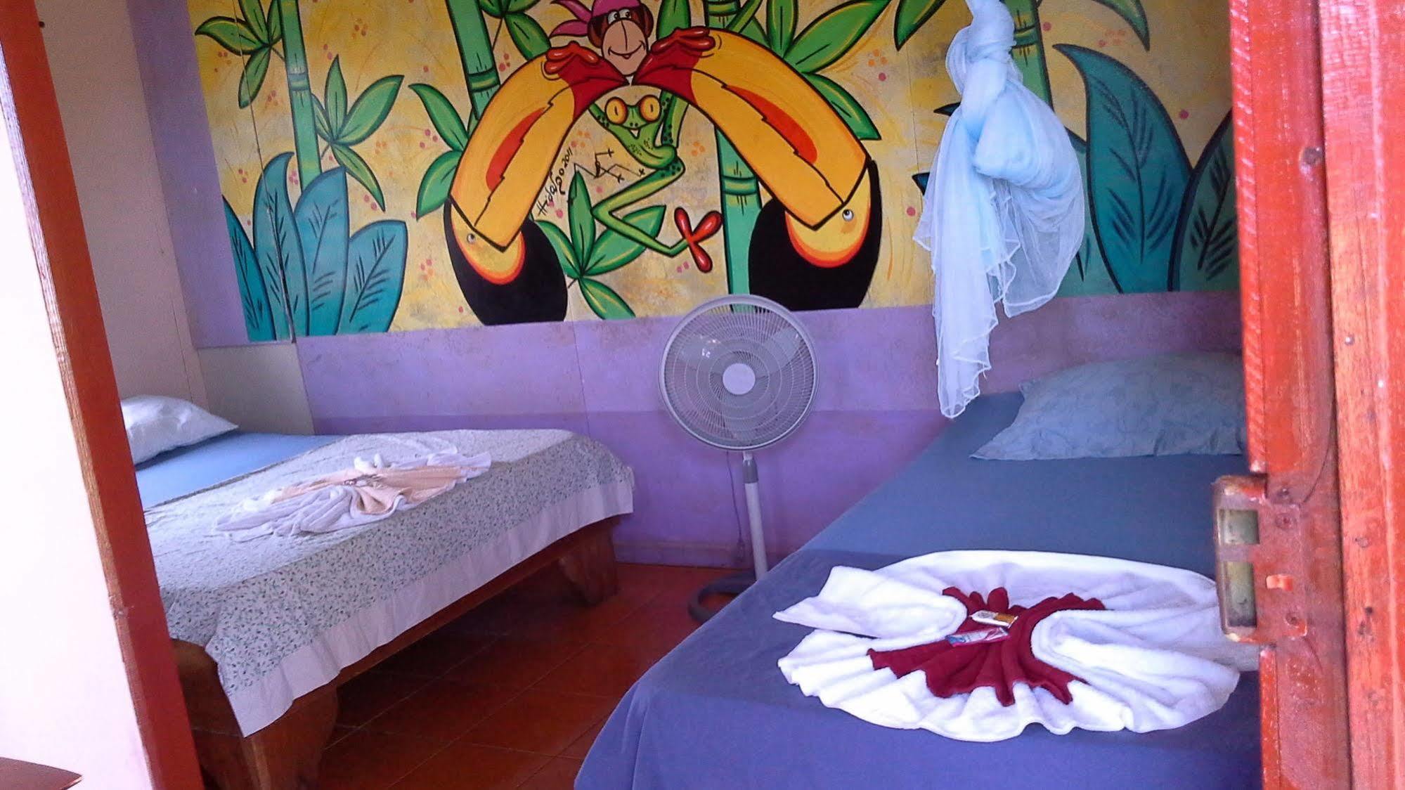 Cabinas Miss Miriam 1 Tortuguero Exterior photo
