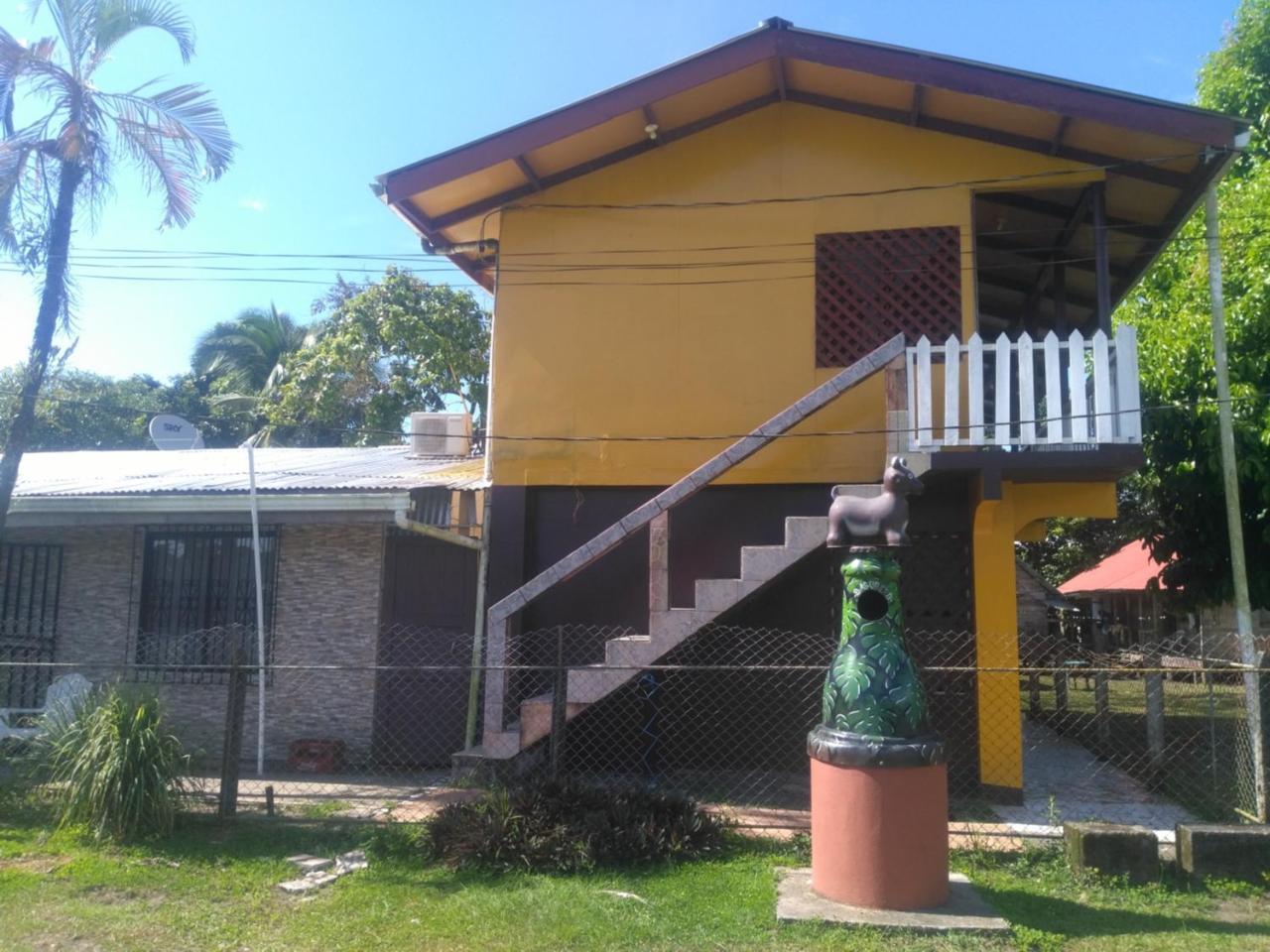 Cabinas Miss Miriam 1 Tortuguero Exterior photo